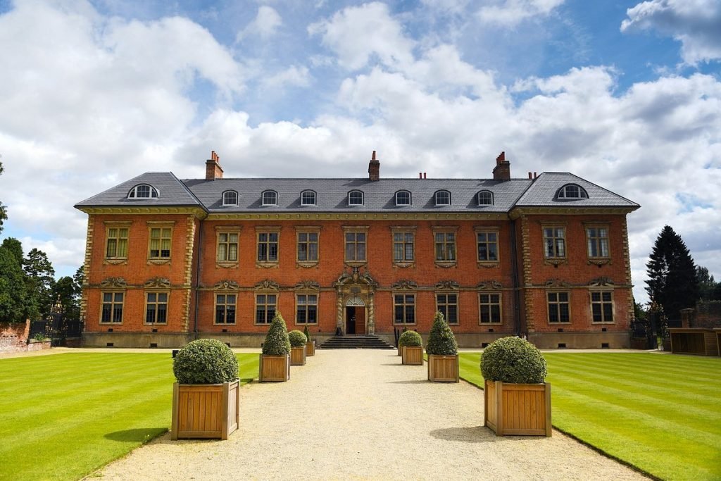 Tredegar-House-1.jpg